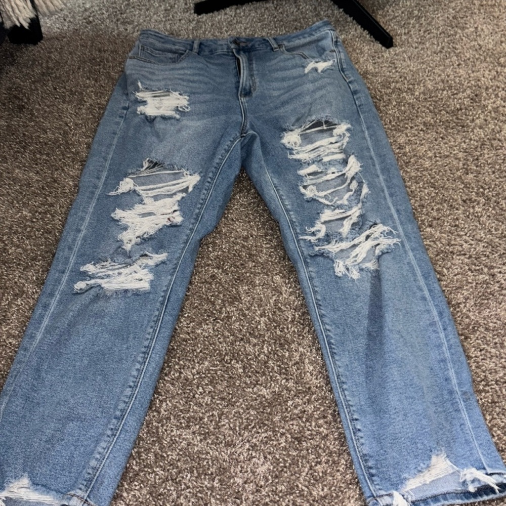 American Eagle Mom Jeans (size 12)
